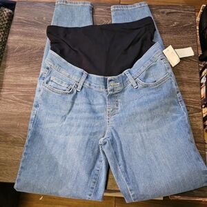 NWOT Gap Maternity DenimBlue Jeans.  Size 27/4L.